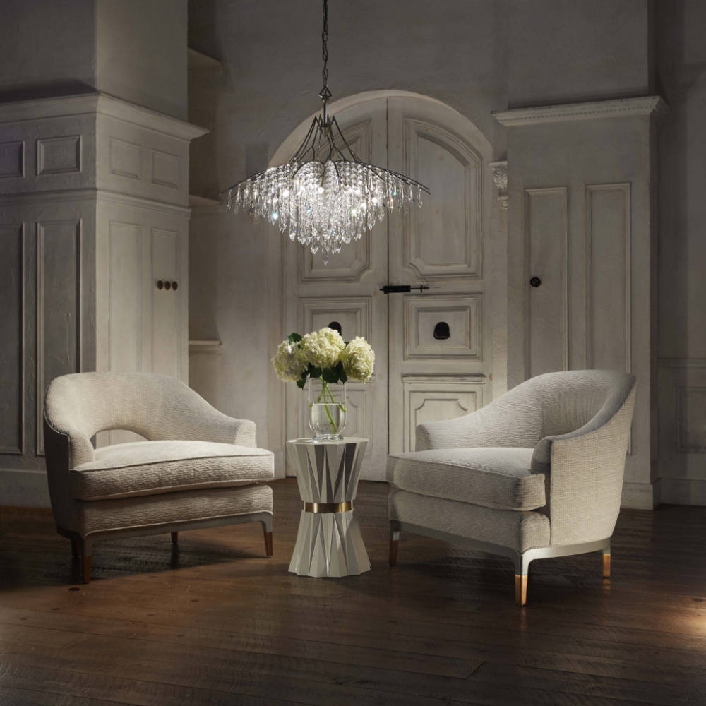 各国の王室や高級ホテルで使用されている世界有数の照明ブランドシャンデリア