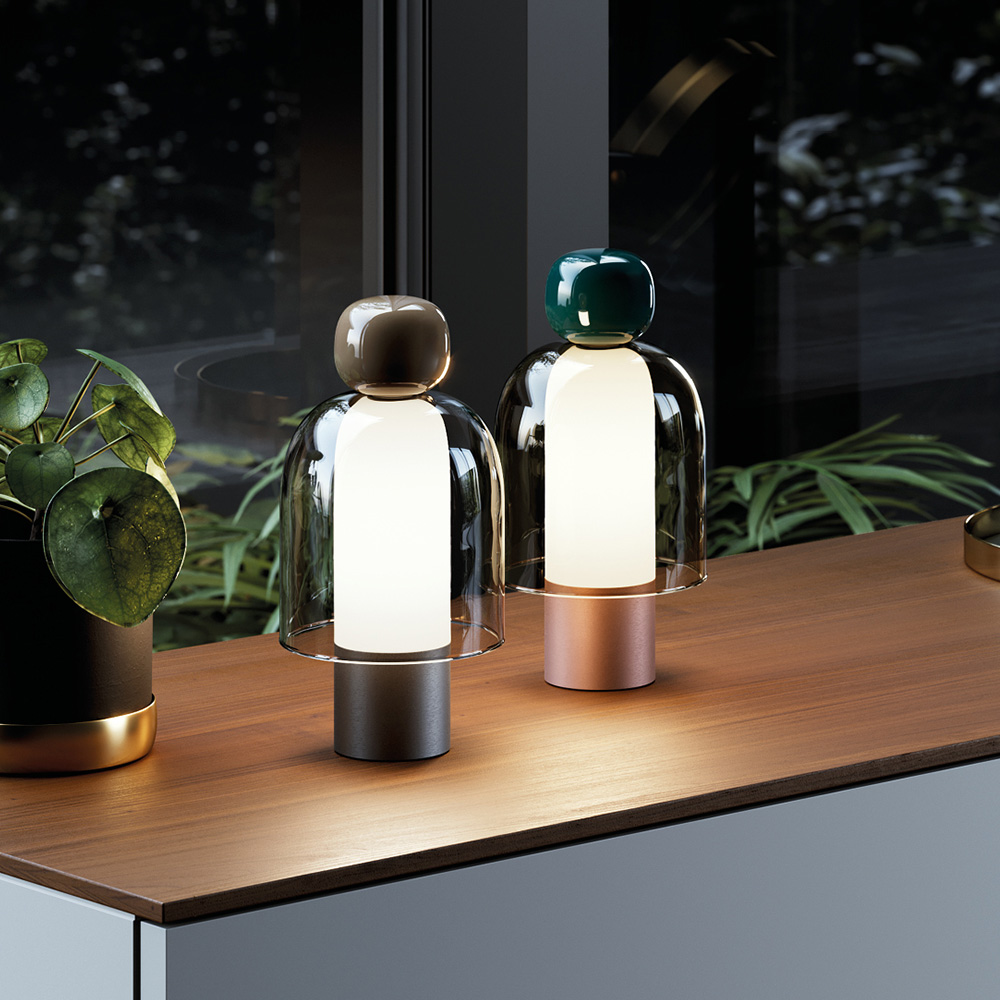 洗練された美しいカラーリングが目を惹くポータブルスタンド