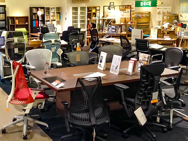 福岡ショールームワークチェア売場