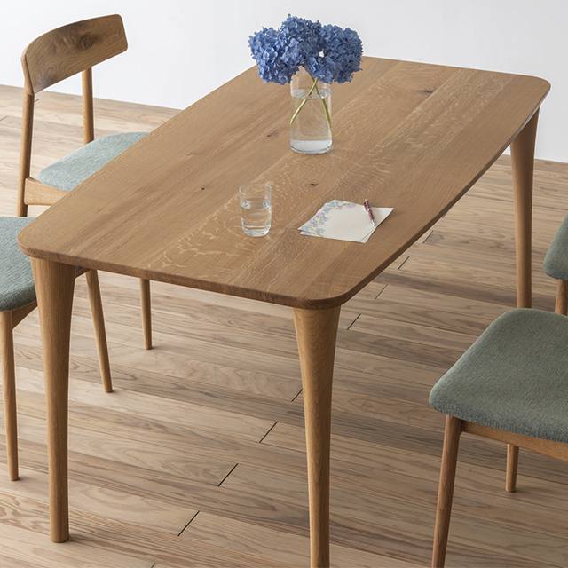 ダイニングテーブル