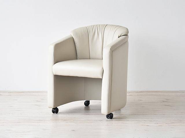 キャスター付きチェア