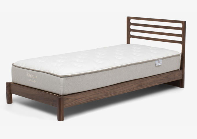 ベッドフレーム「シネマ」ウォールナット材