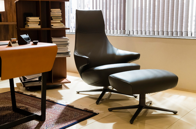 アームチェア・オットマン「Jay Lounge ジェイラウンジ」